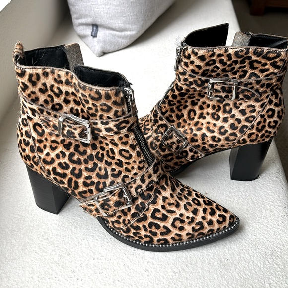 Steve Madden Leopard print booties. Size 10 - Picture 1 of 5